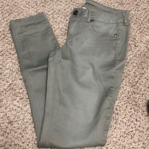 Light green jeggings!